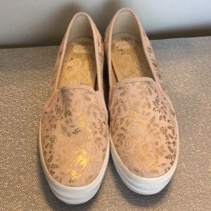 Keds 9.5N slip on shoes